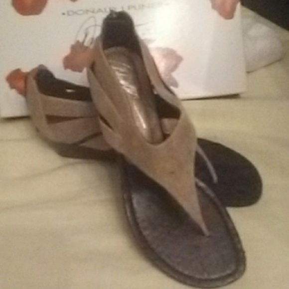 Donald J Pliner Women's sandals - Picture 2 of 4